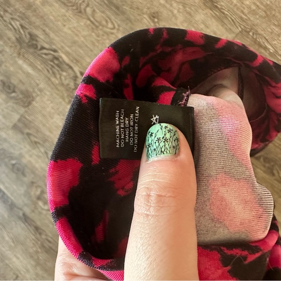 POP Fit Pink and Black Active Crop Leggings - Picture 3 of 3